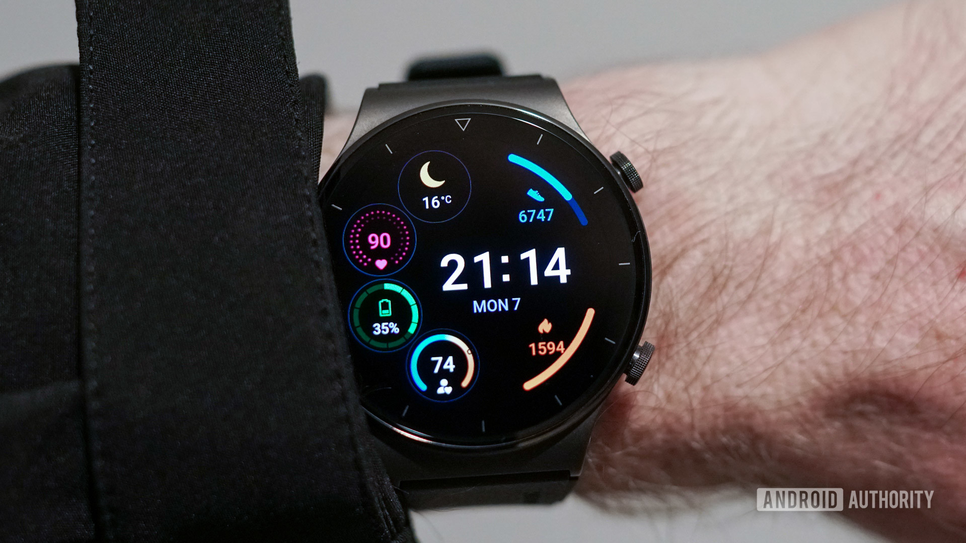 华为手表GT 2 Pro Smartwatch Face 1